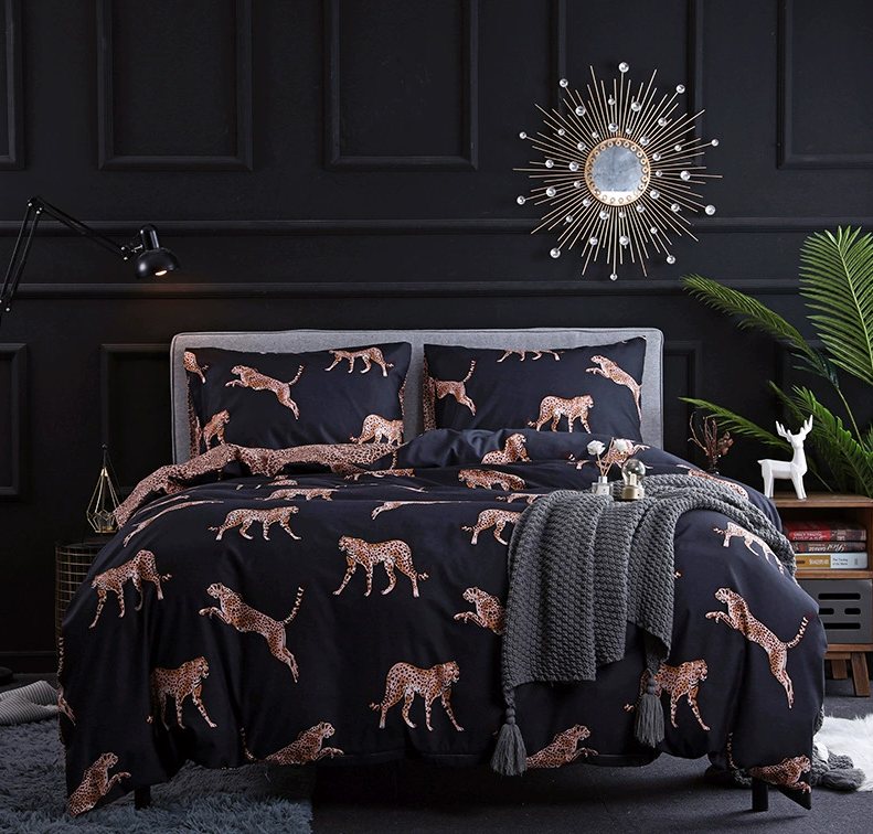 Black leopard print Three-Piece Bedding Set - Comfortable Polyester with Adjustable Corner Straps Quilt Cover 200*230CM + Pillowcase 51*76CM*2