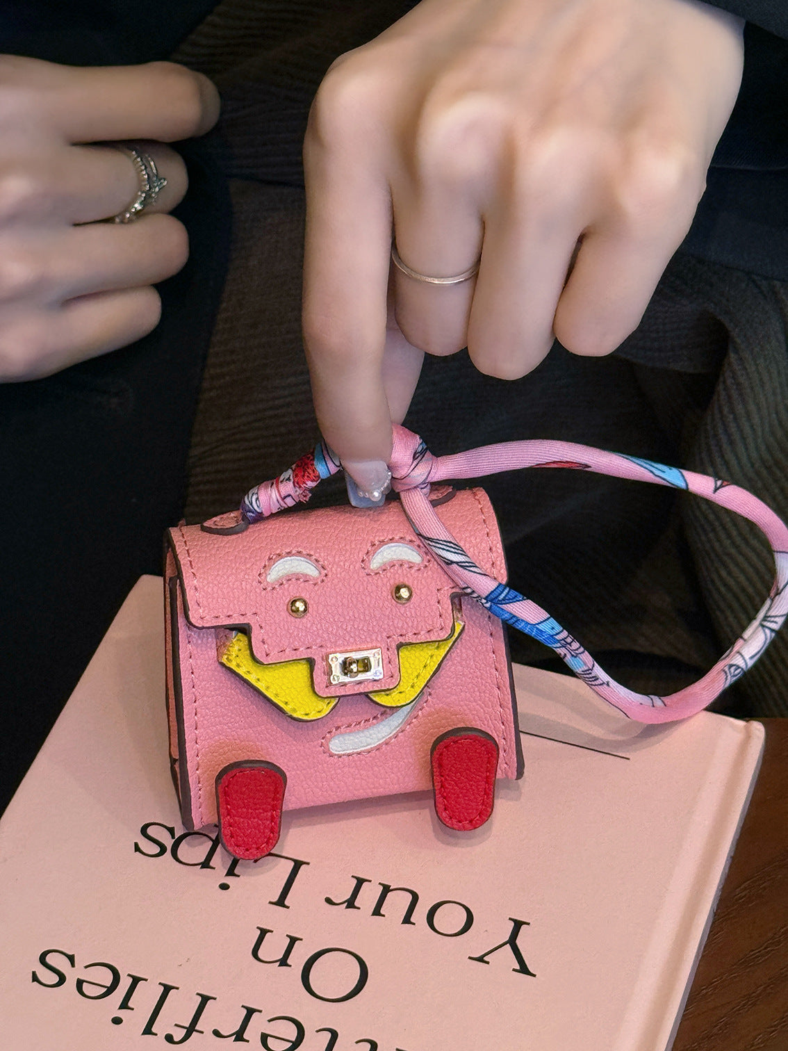 Pink Mini Bag Earphone Case - Stylish Keychain Pouch for Headphones