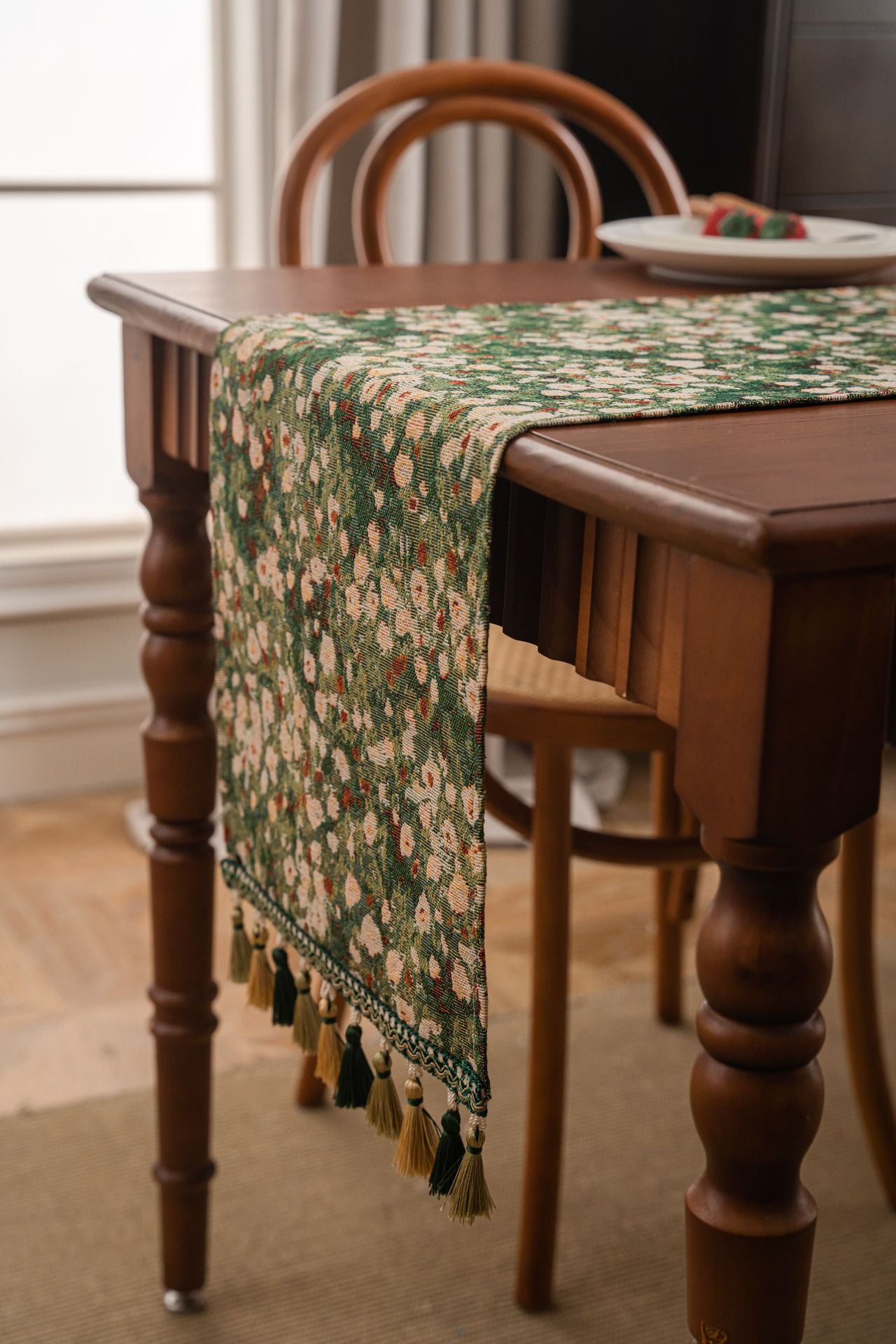 Floral Table Runner with Tassels - Jacquard Green Farmhouse Style (33x180cm)