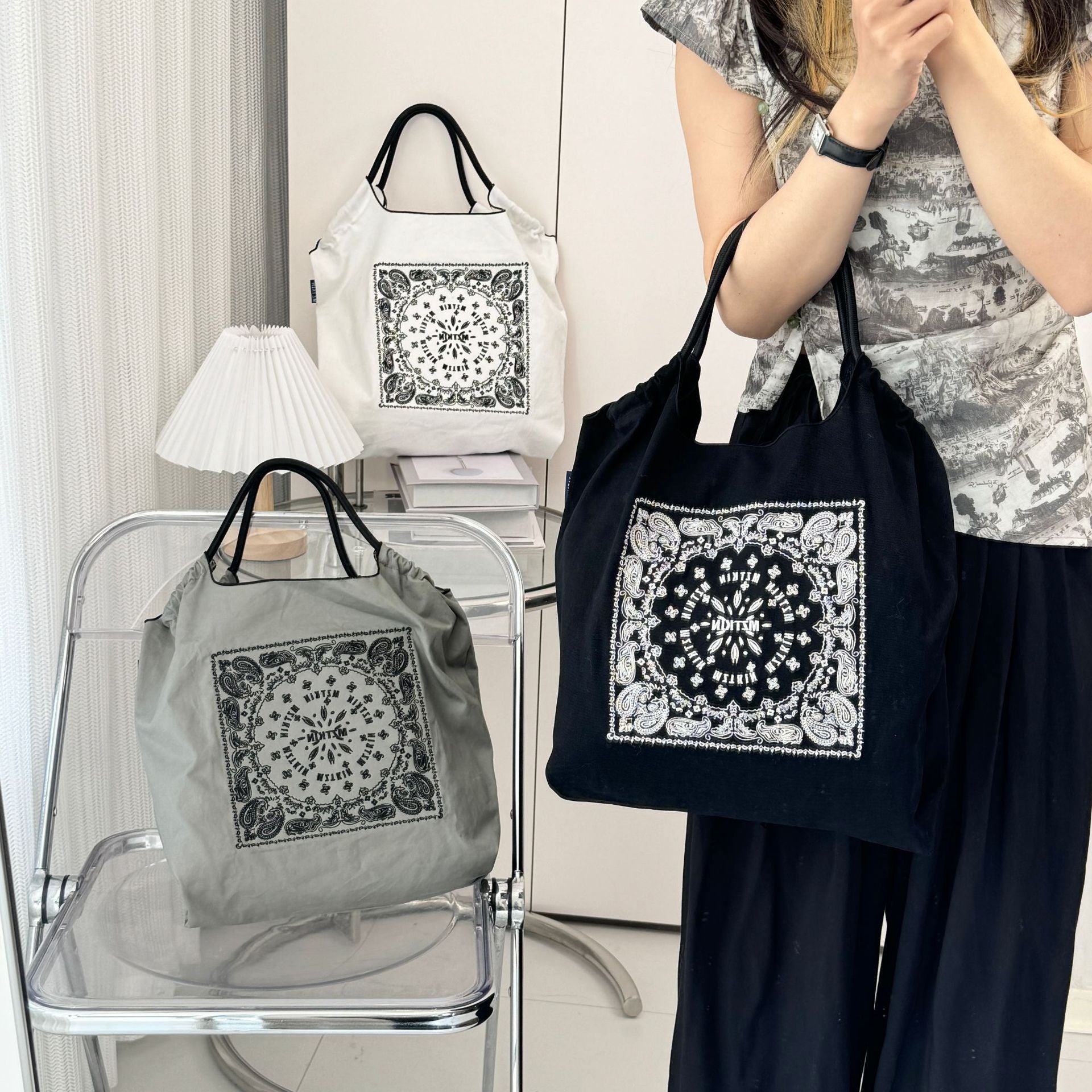 Printed Canvas Tote Bag - Water-Resistant, Large Capacity Shoulder Bag with Intricate Pattern(Dark grey cashew flower)