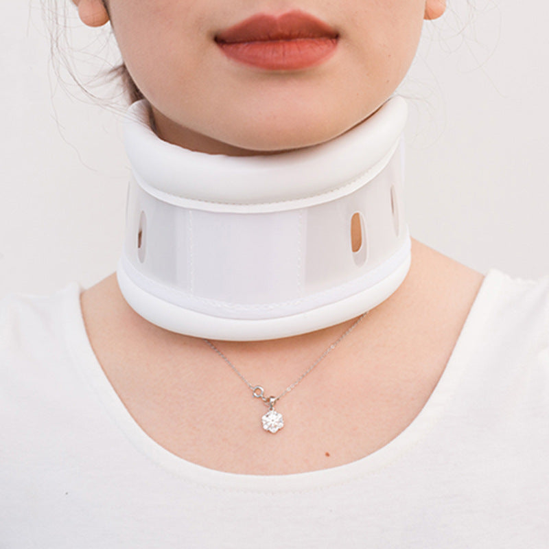Size M White Adjustable Cervical Collar Neck Brace - Breathable Support for Pain Relief & Posture