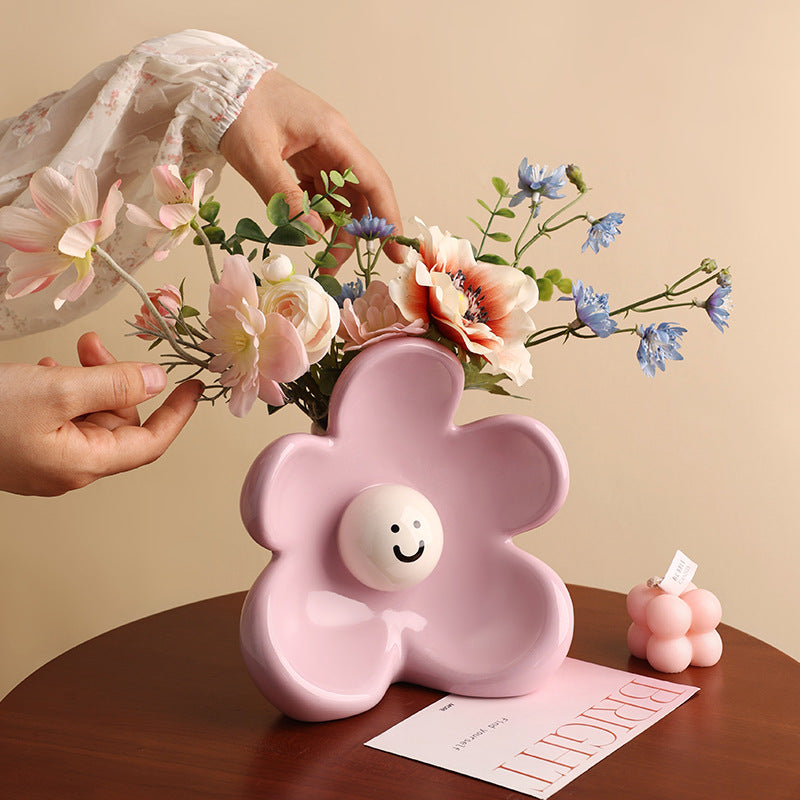 Artistic Floral Smiling Face Vase - Modern Ceramic Decor with Gloss Finish(pink)