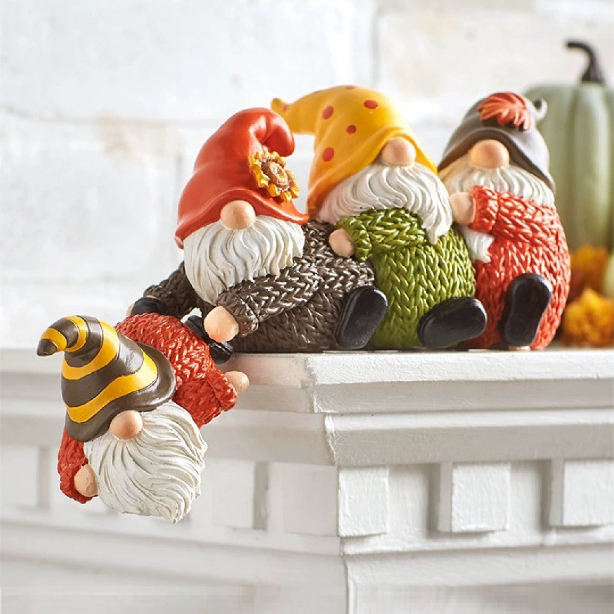 Resin Gnome Santa Figurines - Creative Miniature Desktop Ornaments and Garden Decor Craft