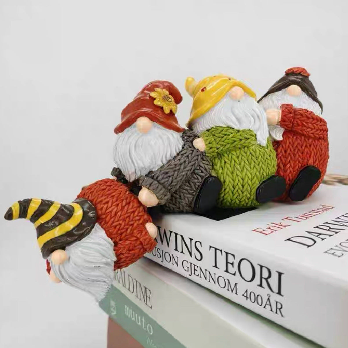 Resin Gnome Santa Figurines - Creative Miniature Desktop Ornaments and Garden Decor Craft