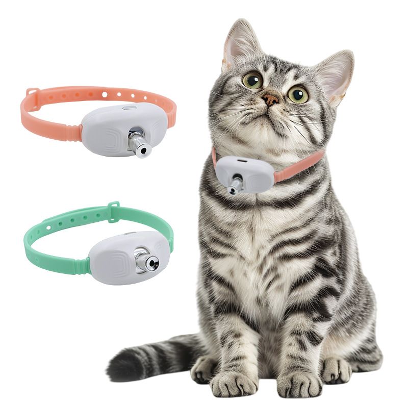 Green Self-Teasing Laser Cat Collar - USB Rechargeable Pet Toy - Adjustable Silicone Strap, Dual Light Modes, Hands-Free Entertainment for Cats