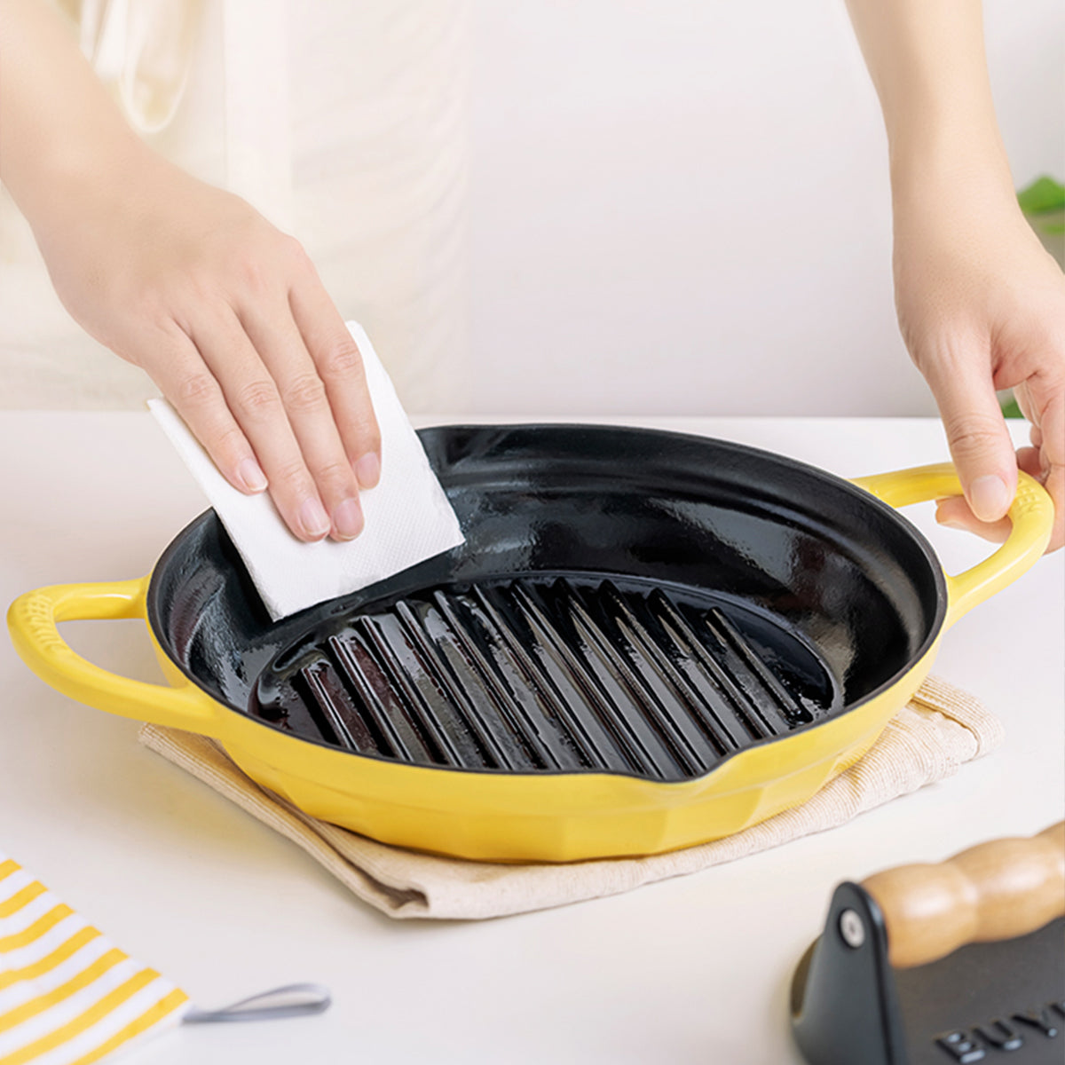 CP553 Enameled Cast Iron Grill Pan