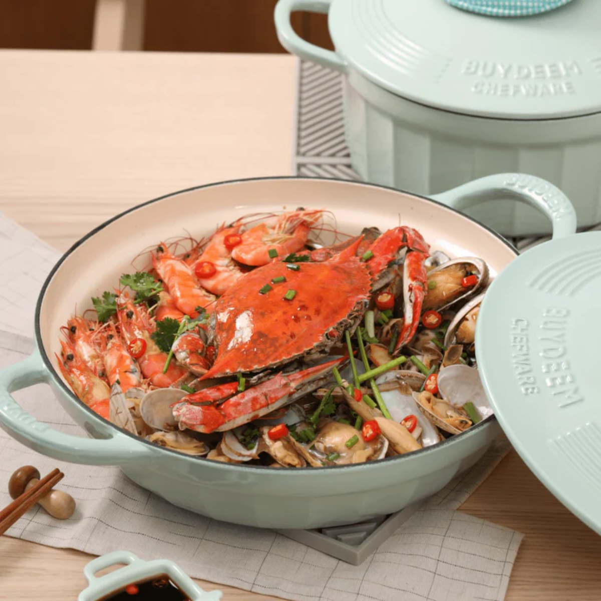 CP581 Enameled Cast Iron Dutch Oven