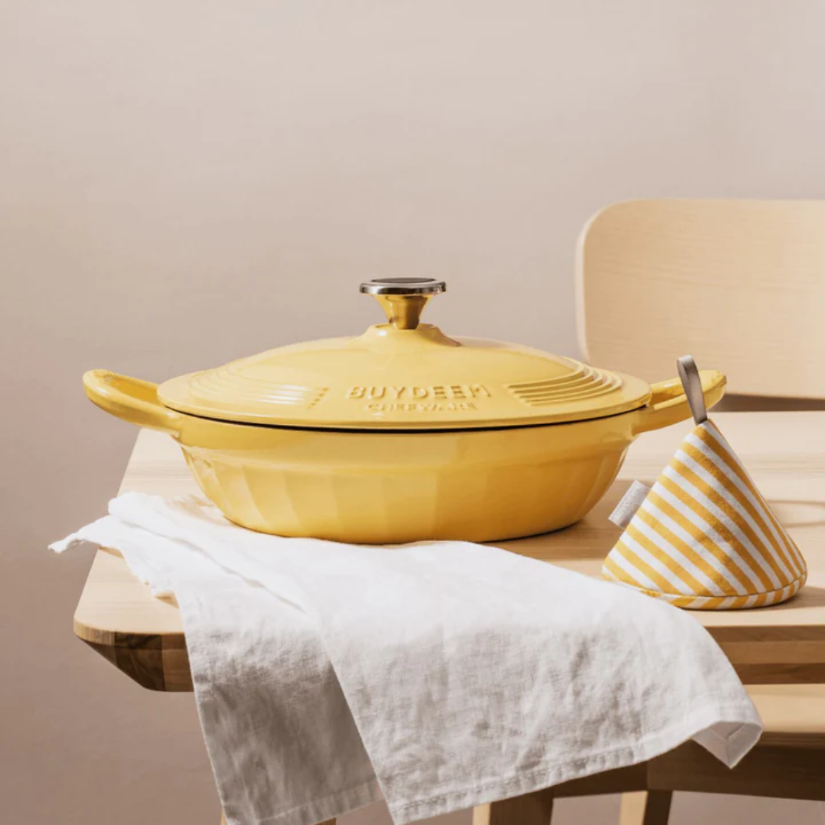 CP581 Enameled Cast Iron Dutch Oven Yellow