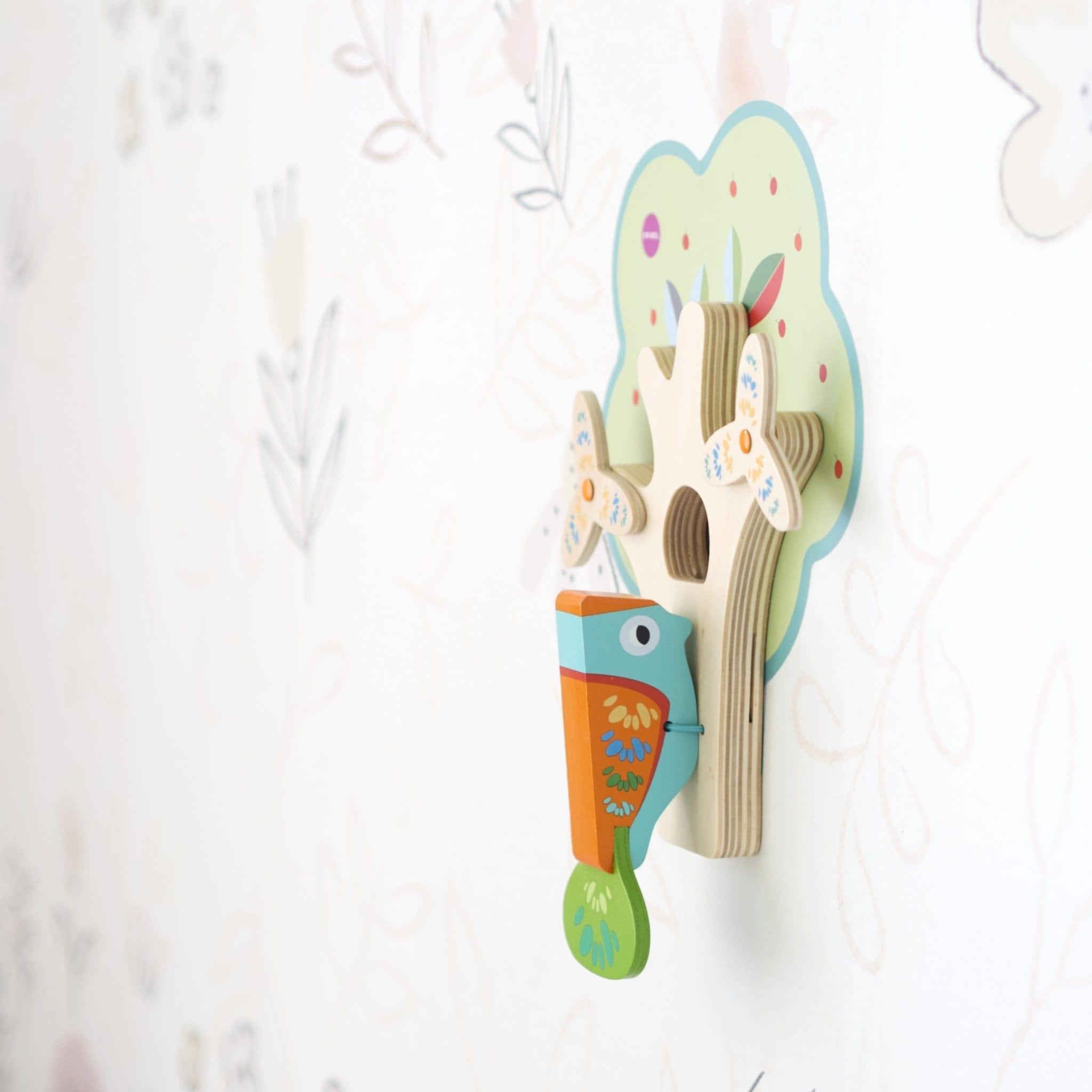 Oribel VertiPlay Wall Toy: Busy Woodpecker knocker