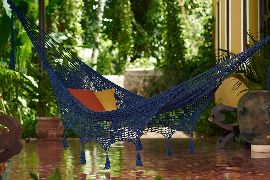 Outdoor undercover cotton  hammock with hand crocheted tassels King Size Blue